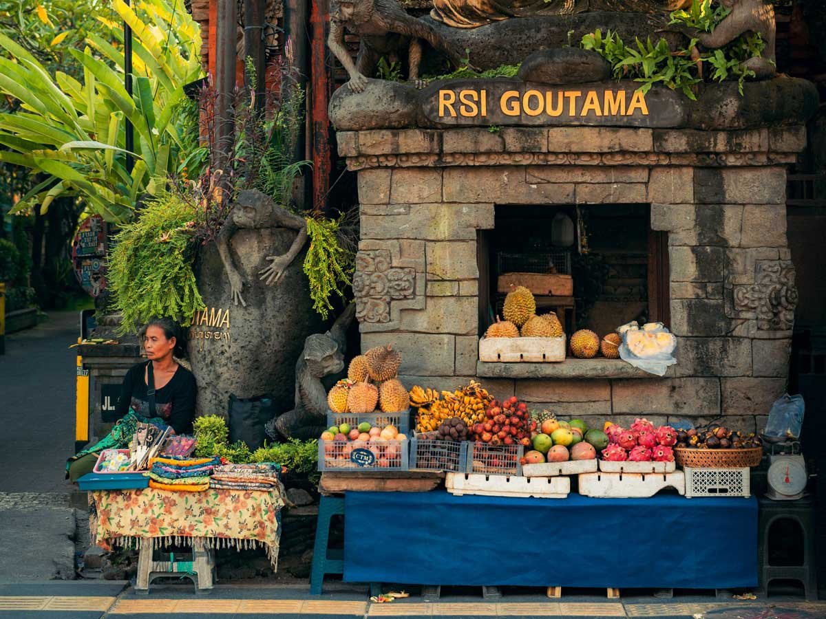 Stalls of crafts and textiles at Ubud Art Market